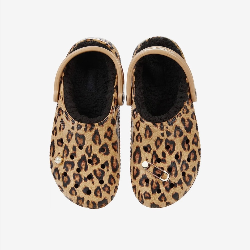 CLUELESS THE AMBER CROCS NIB